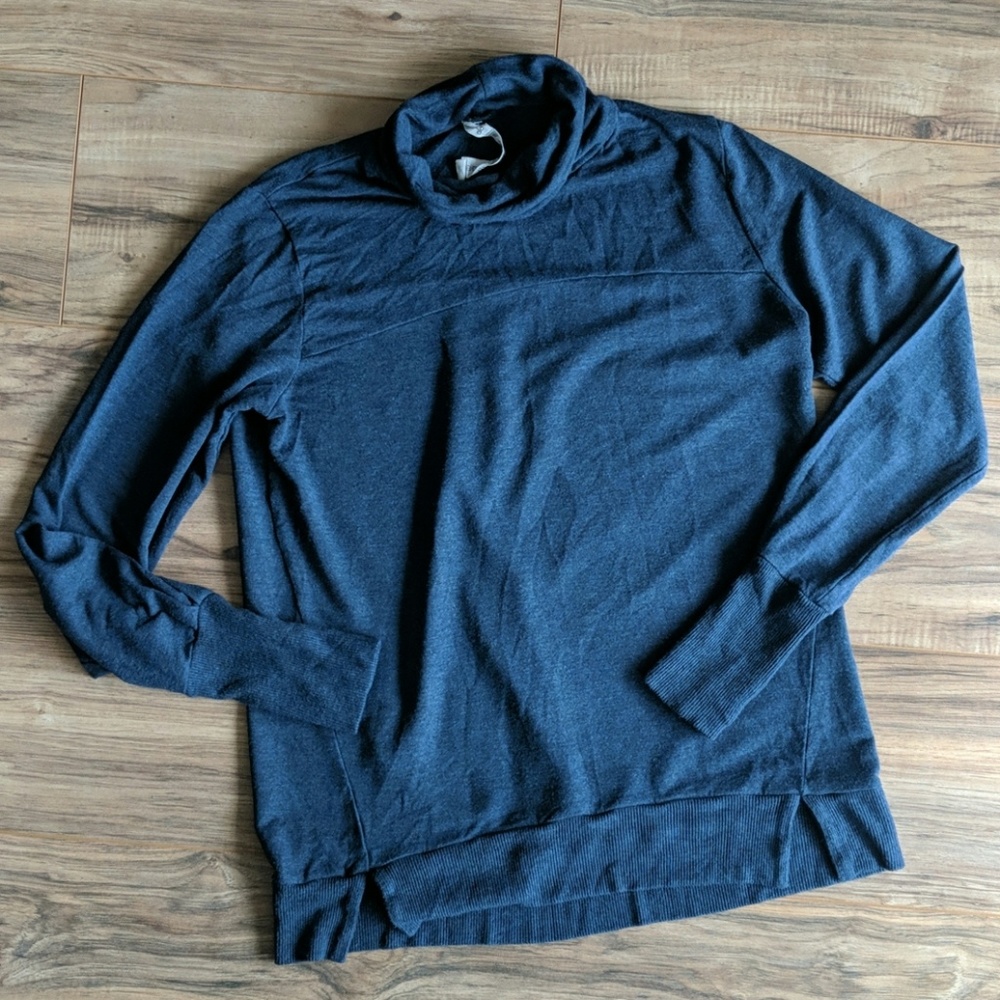 Alo Yoga Long Sleeve Turtleneck Navy Blue Heather